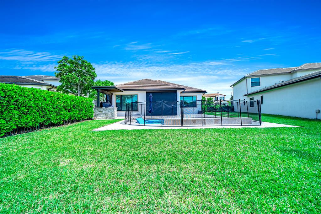 8988 Grand Prix Lane