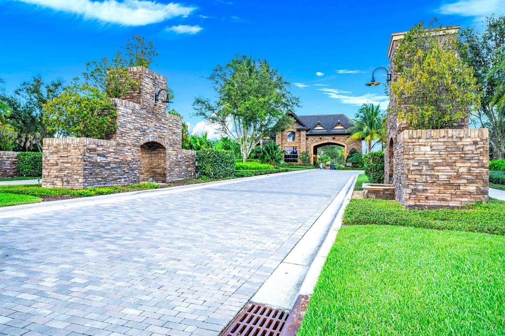 8988 Grand Prix Lane