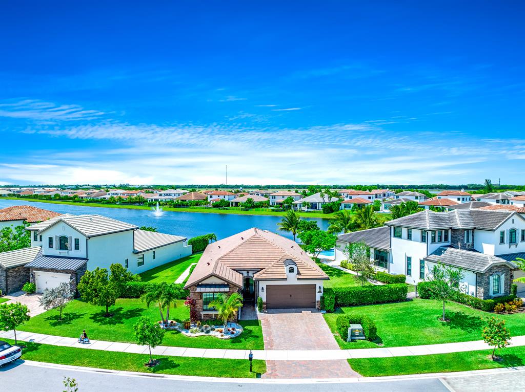 8988 Grand Prix Lane