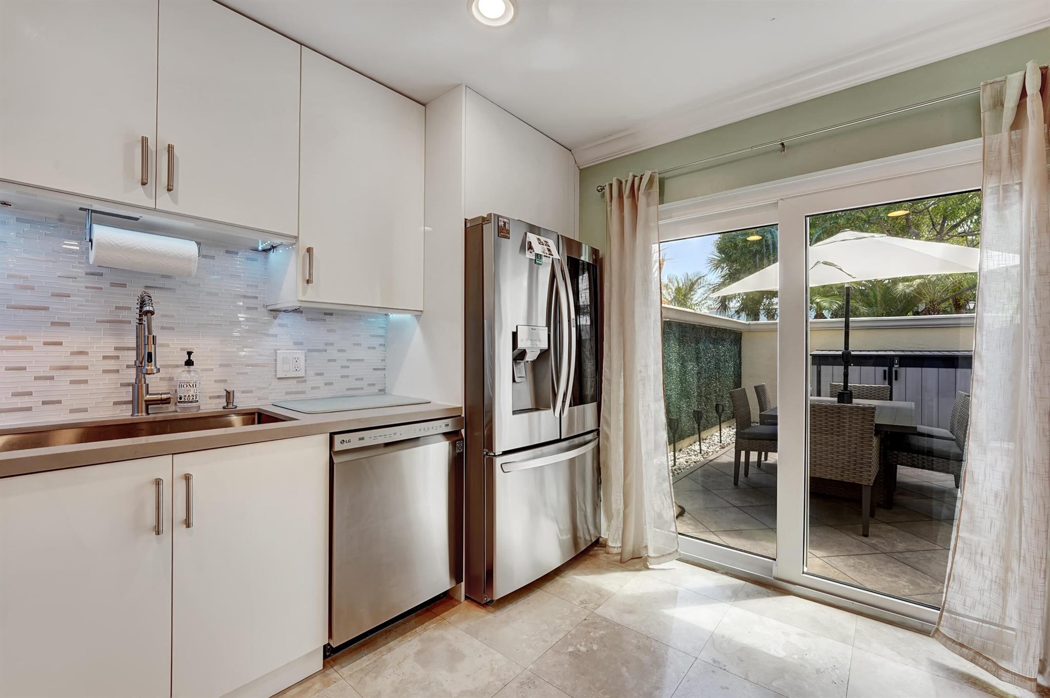 1010 NE 8th Avenue Unit: 32f
