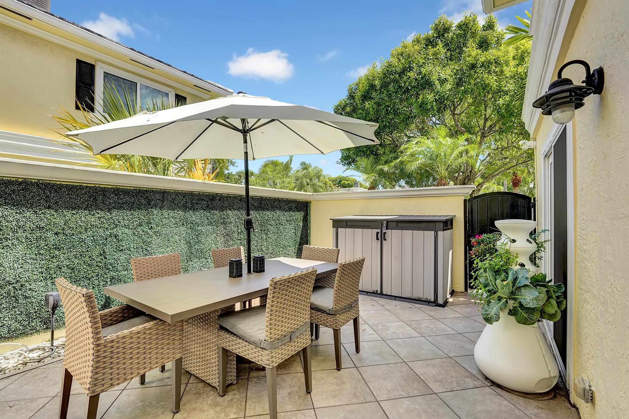 1010 NE 8th Avenue Unit: 32f