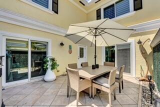 1010 NE 8th Avenue Unit: 32f