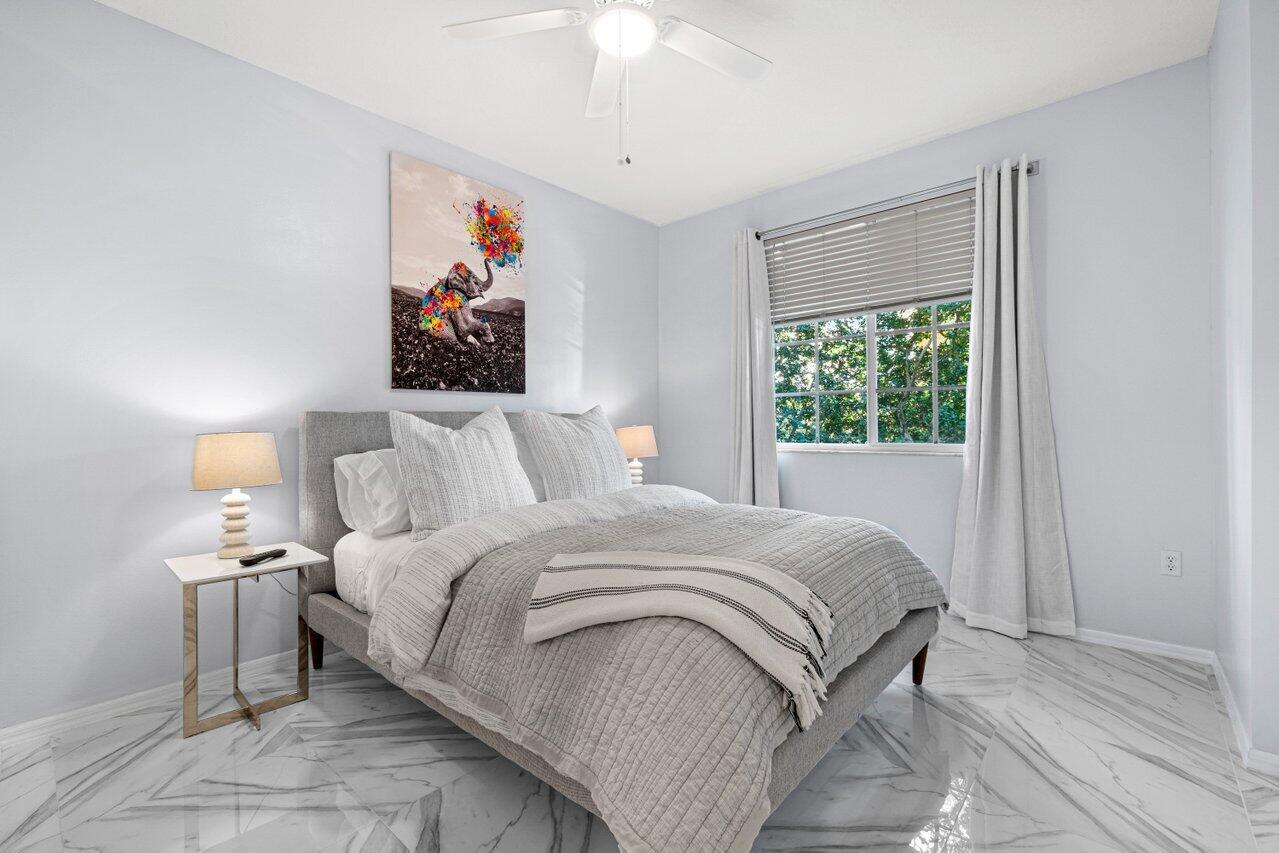 250 NE 3rd Avenue Unit: 1208