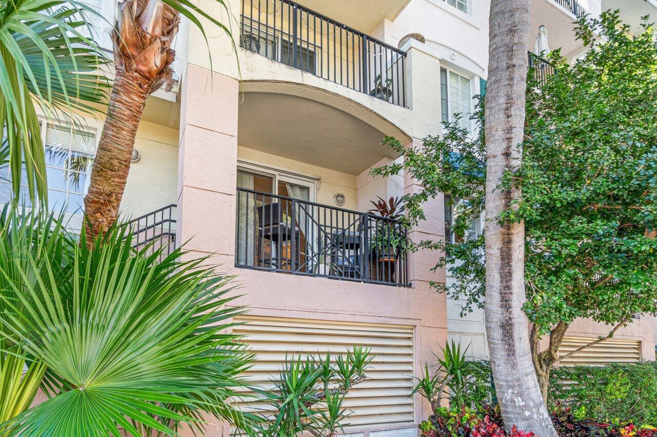 250 NE 3rd Avenue Unit: 1208