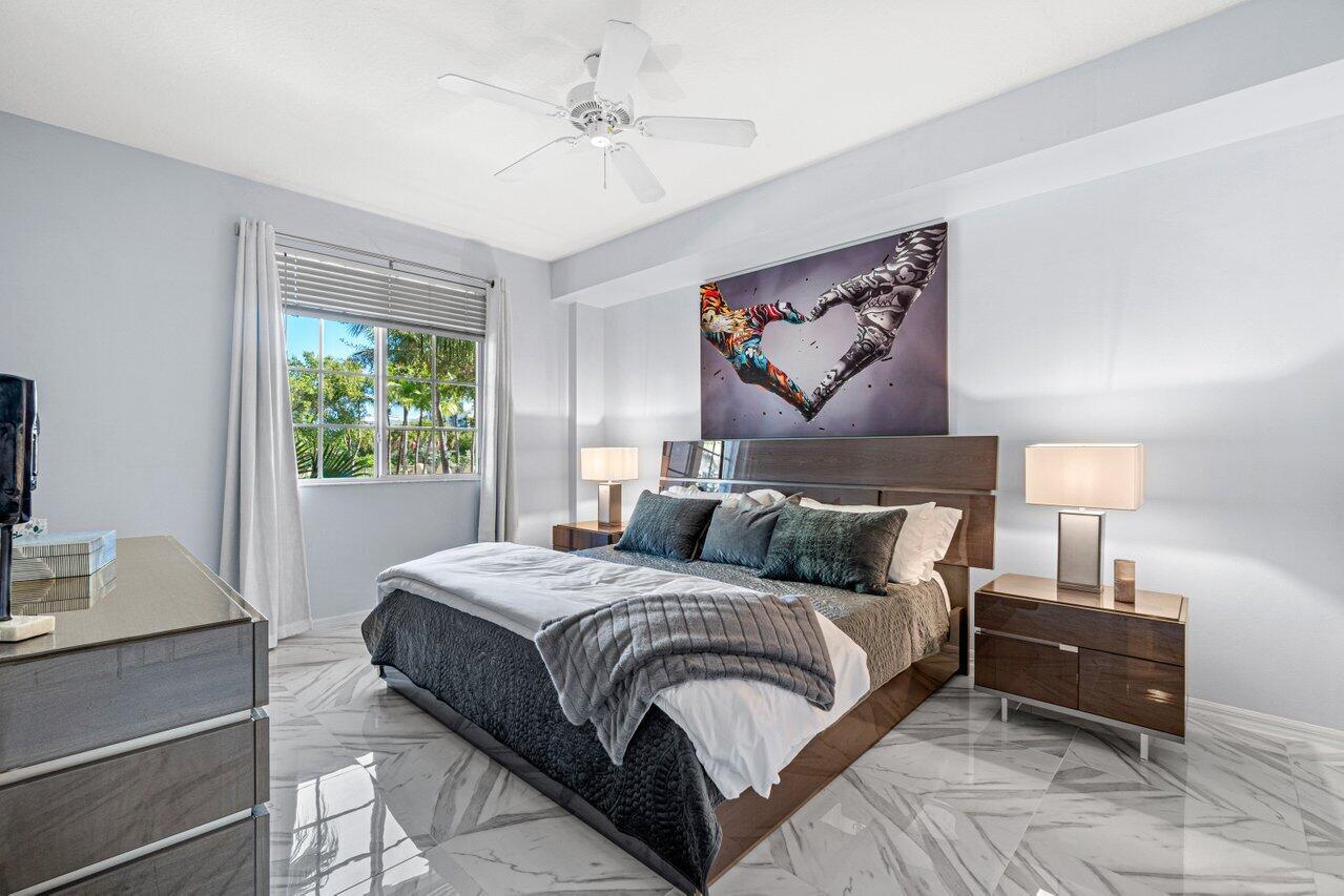 250 NE 3rd Avenue Unit: 1208
