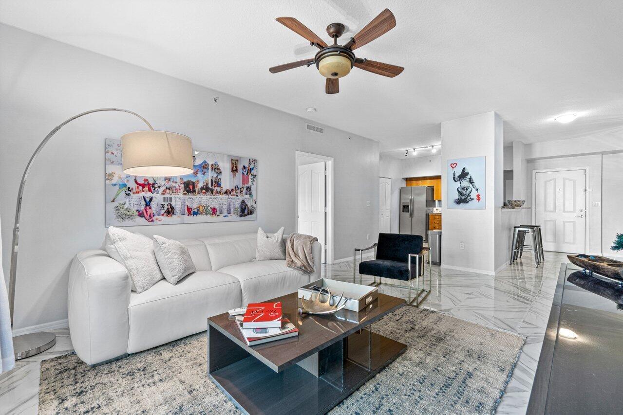 250 NE 3rd Avenue Unit: 1208