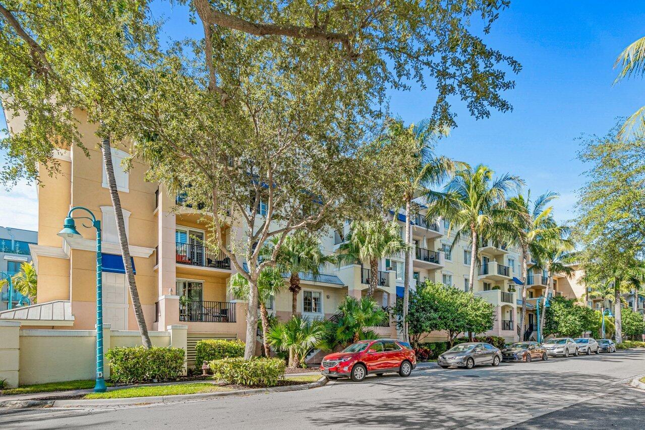 250 NE 3rd Avenue Unit: 1208
