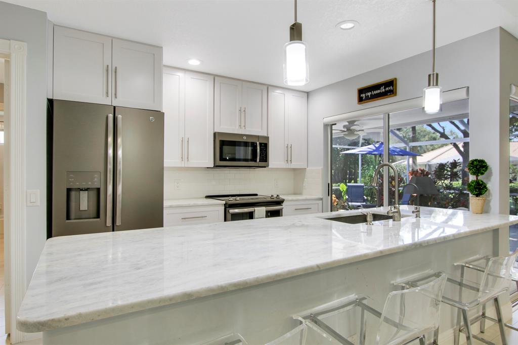 5701 Red Oak Court