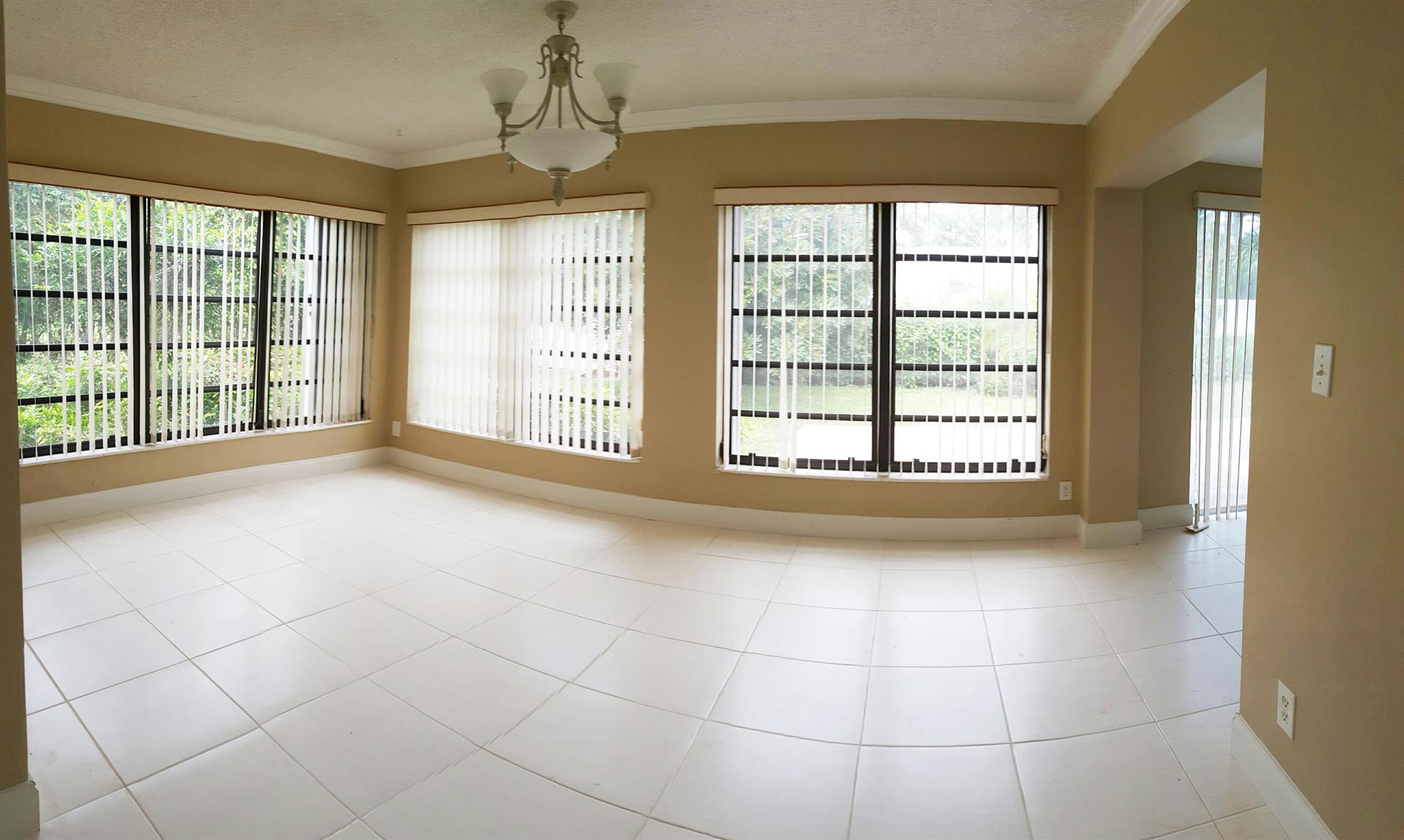 411 NE 28th Road