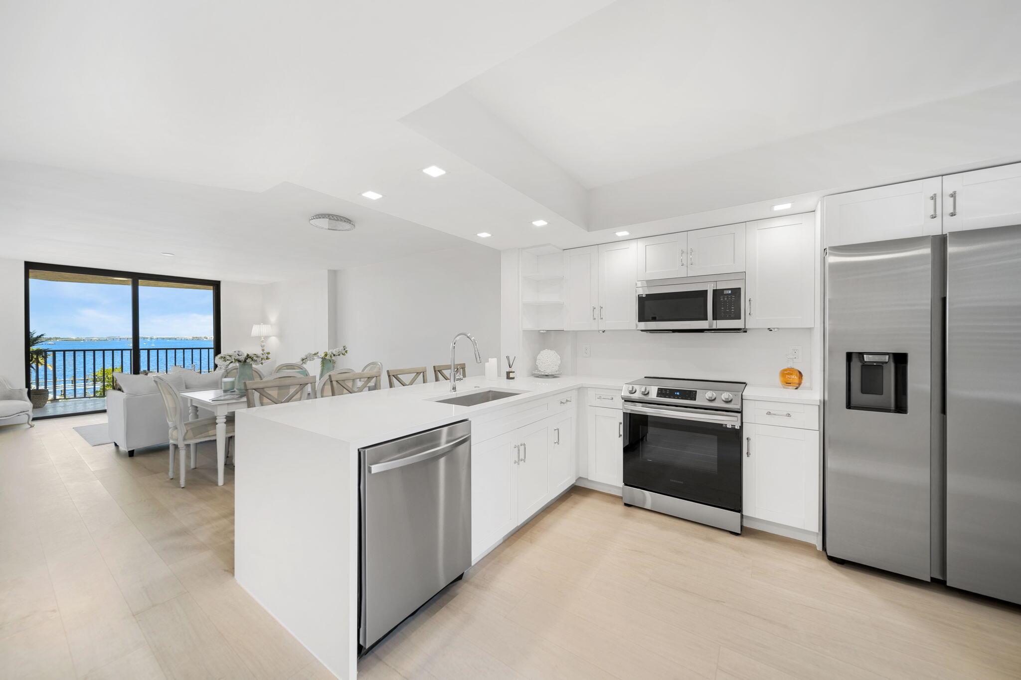 896 N Federal Highway Unit: #523