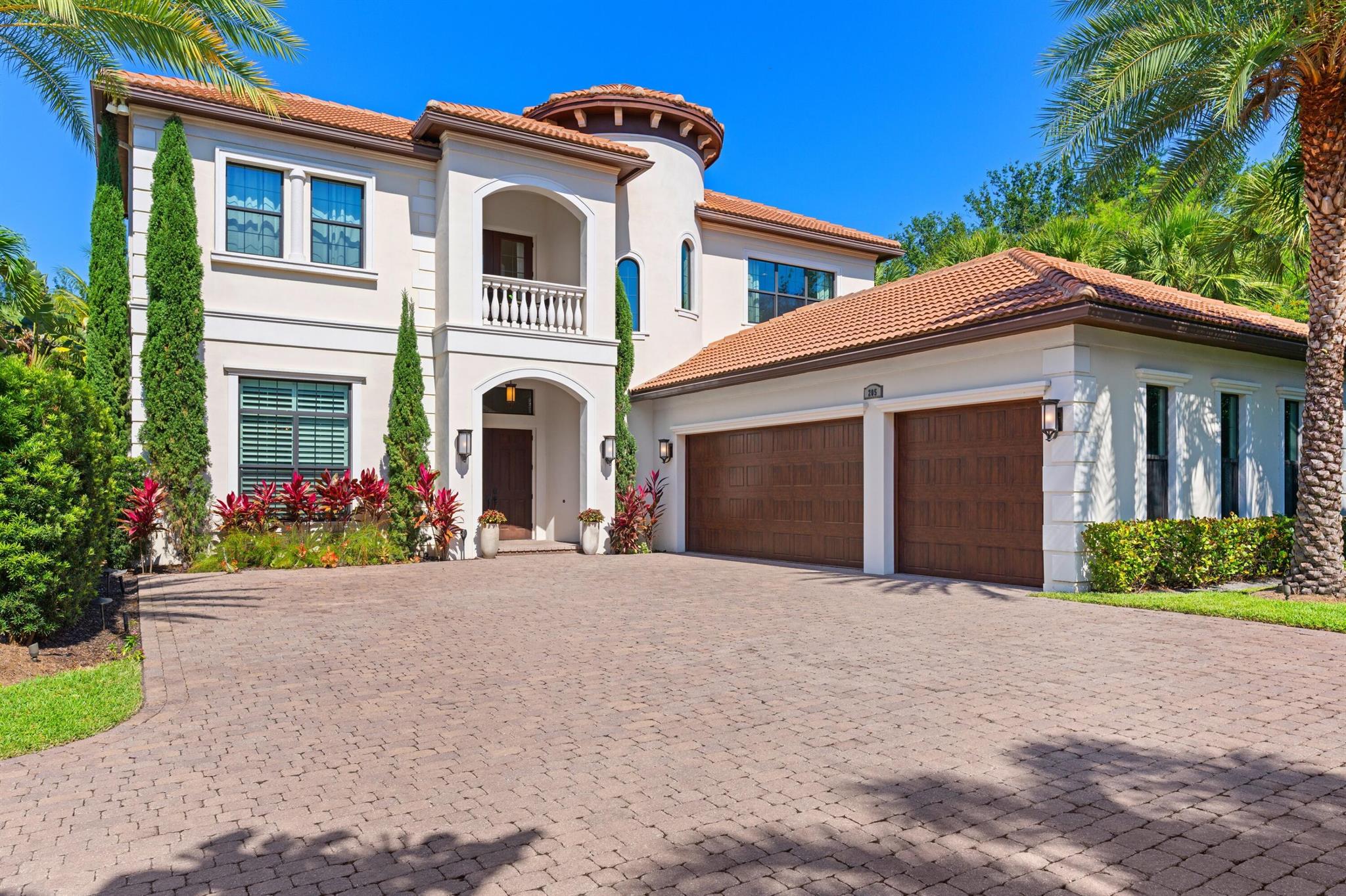 205 Gardenia Isles Drive