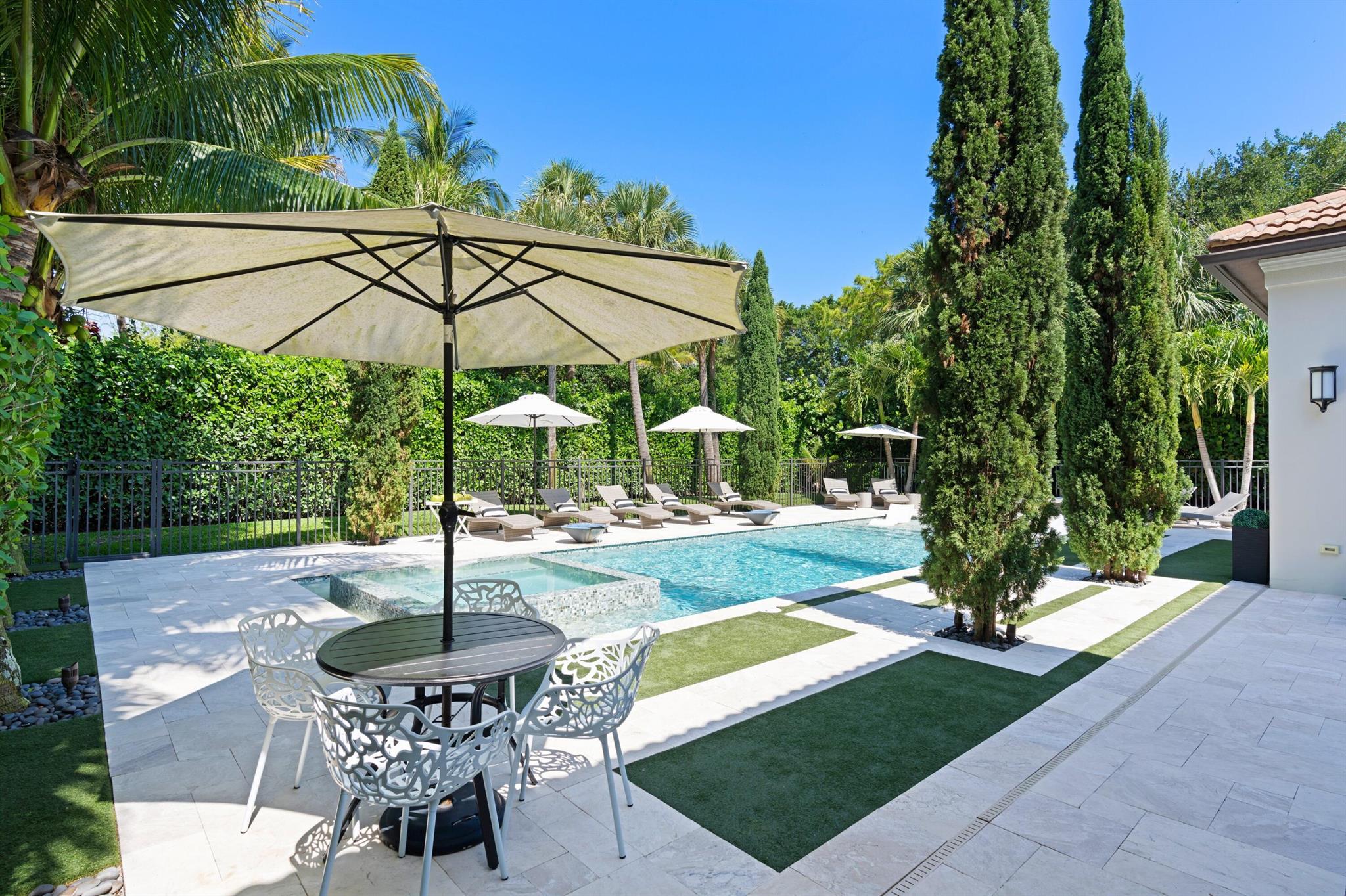 205 Gardenia Isles Drive