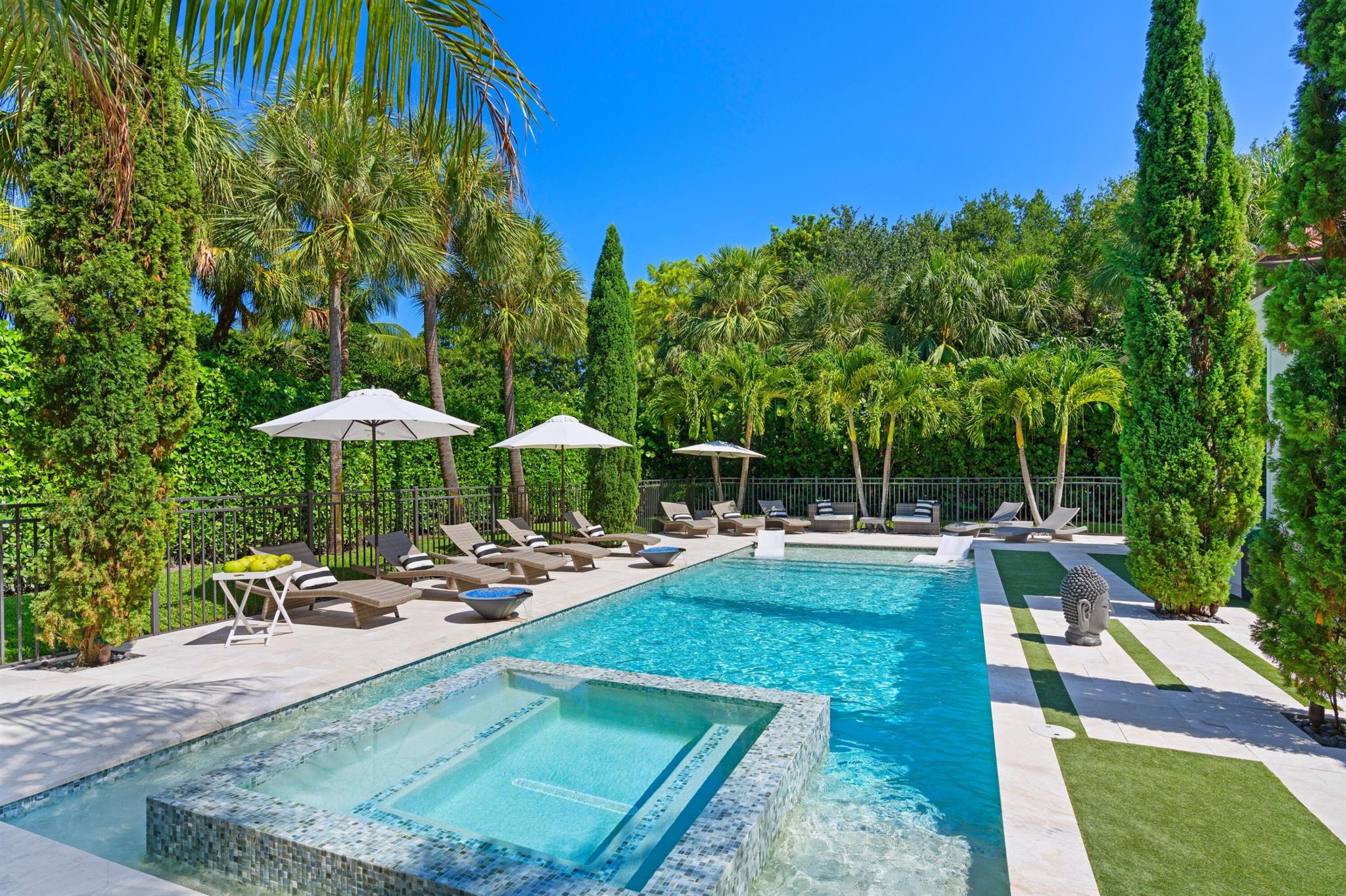 205 Gardenia Isles Drive