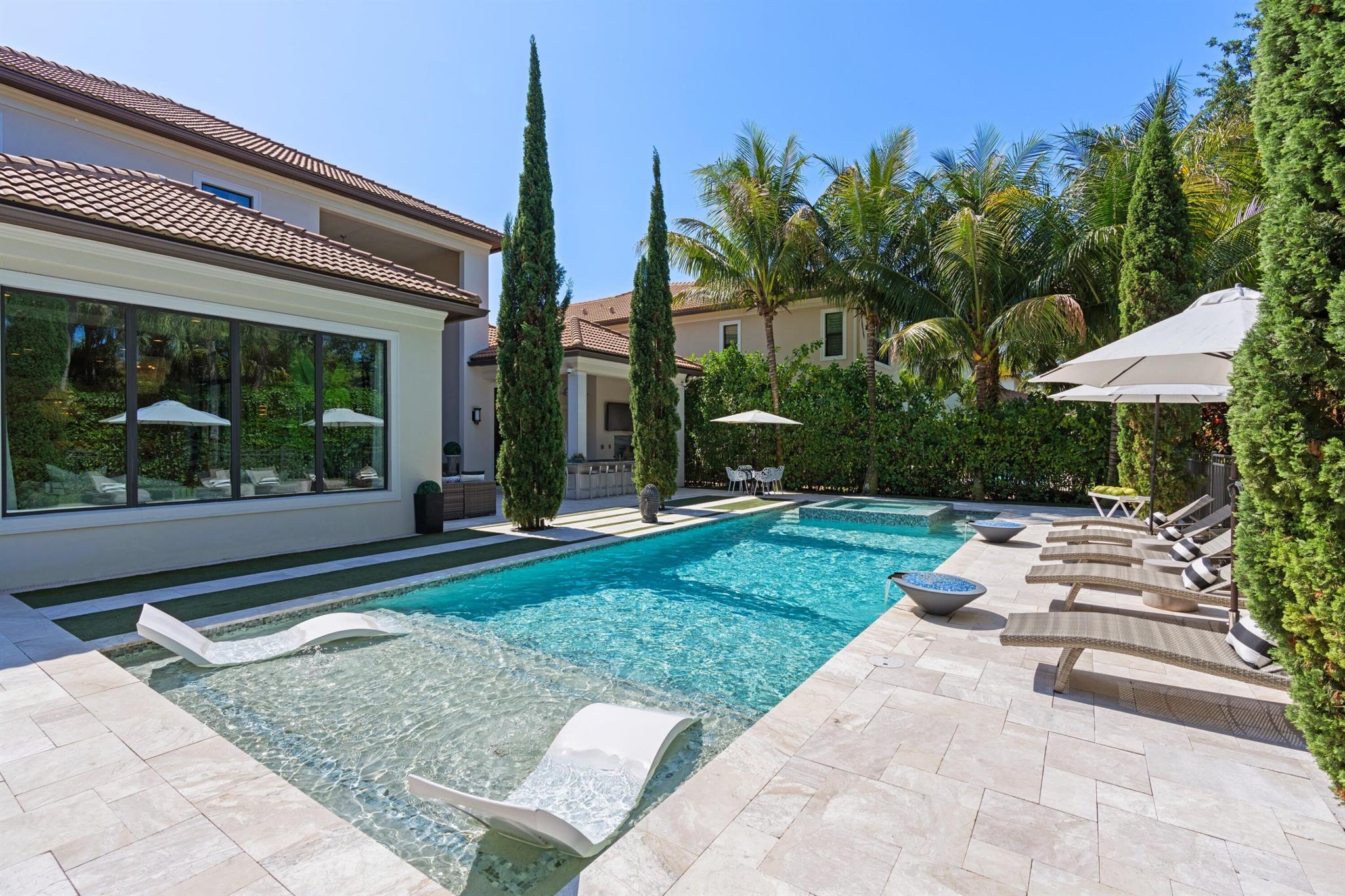 205 Gardenia Isles Drive
