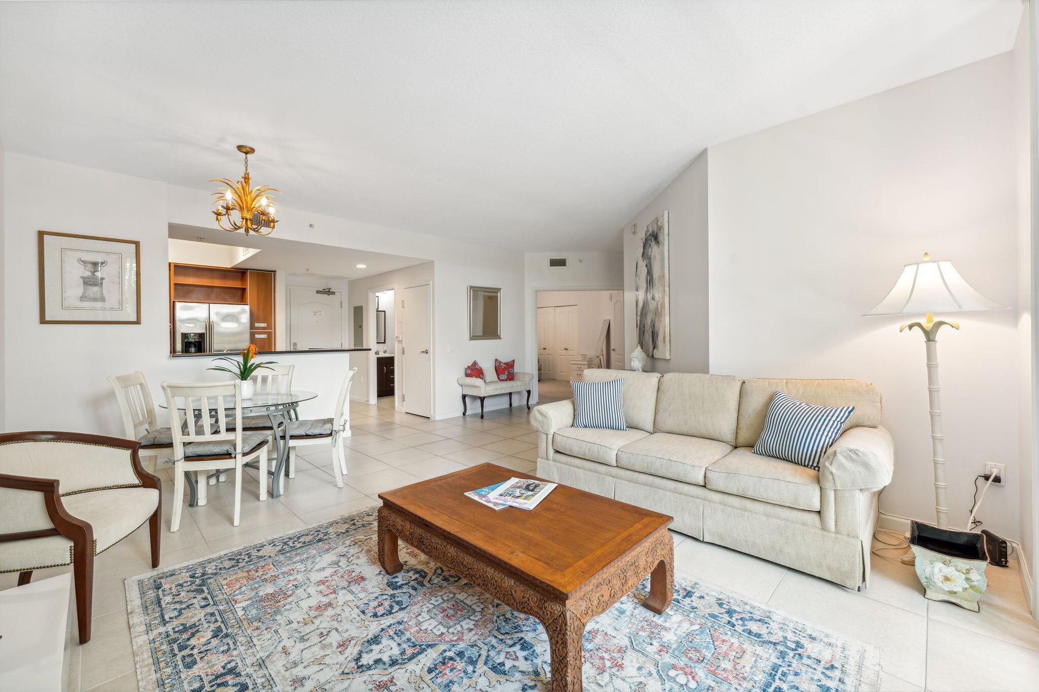 410 Evernia Street 414