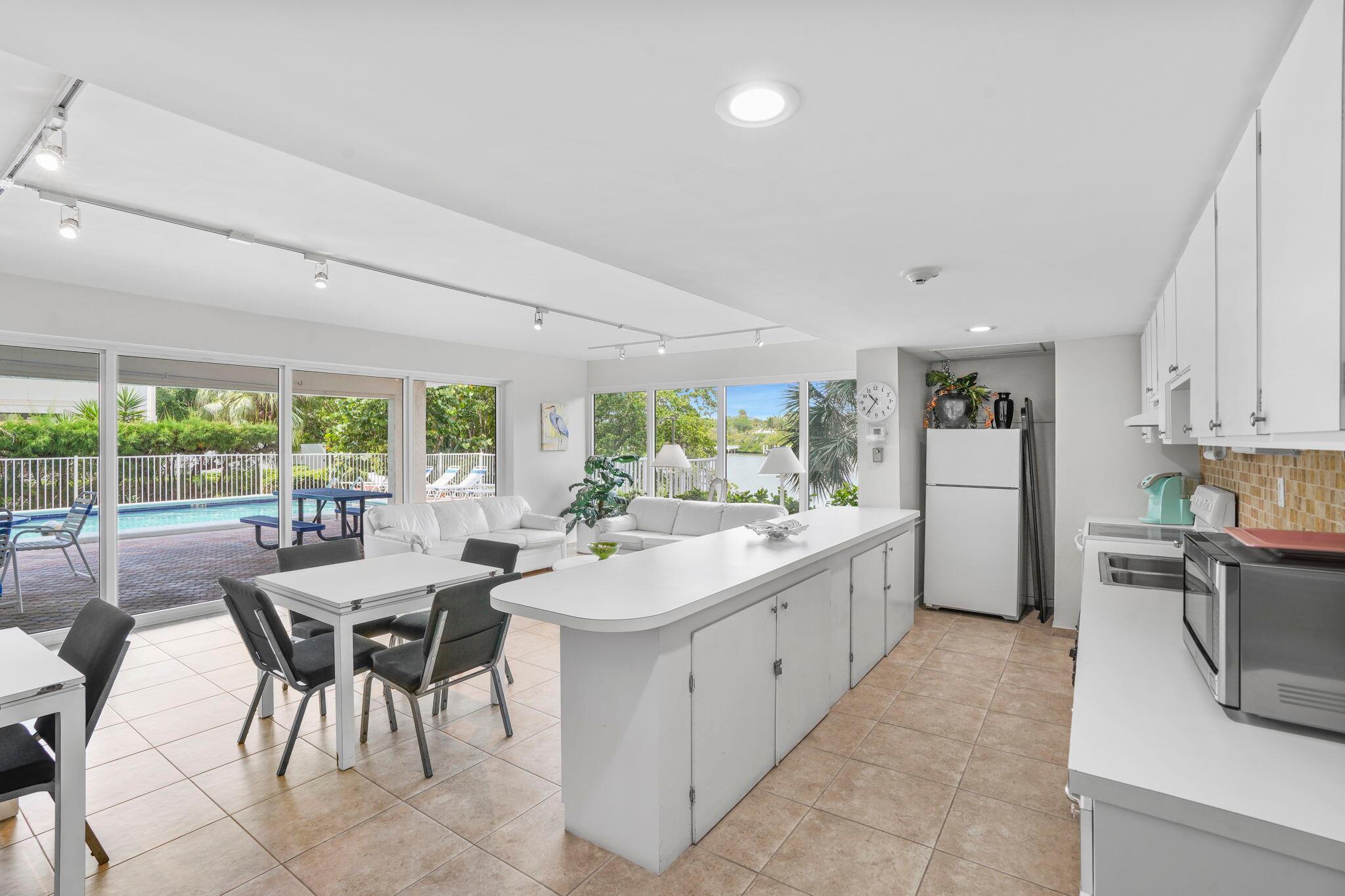 3581 S Ocean Boulevard Unit: 4b
