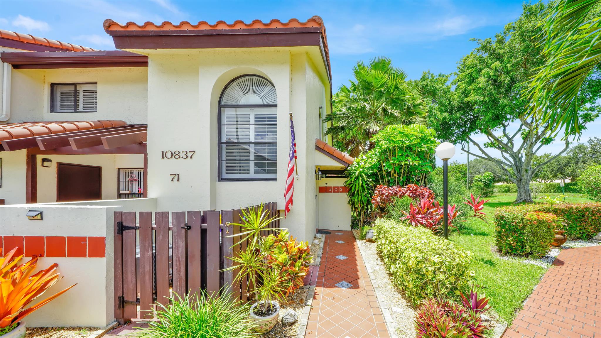 10837 Bahama Palm Way 202