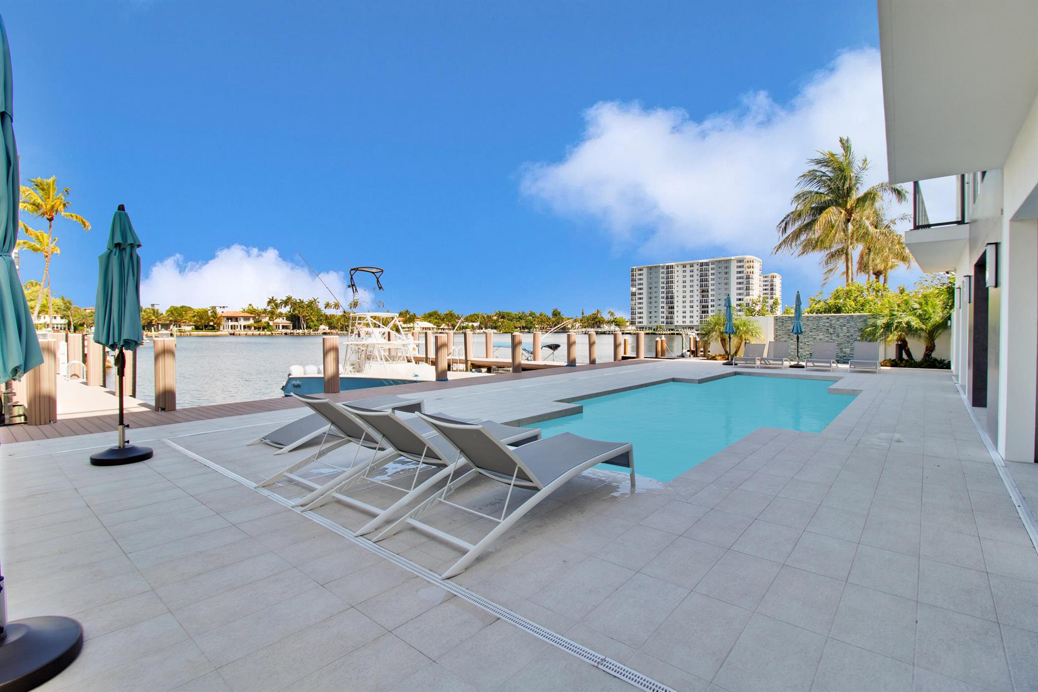 344 Venetian Drive 102