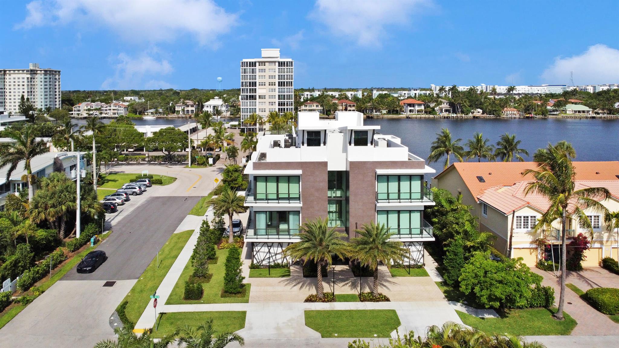 344 Venetian Drive 102