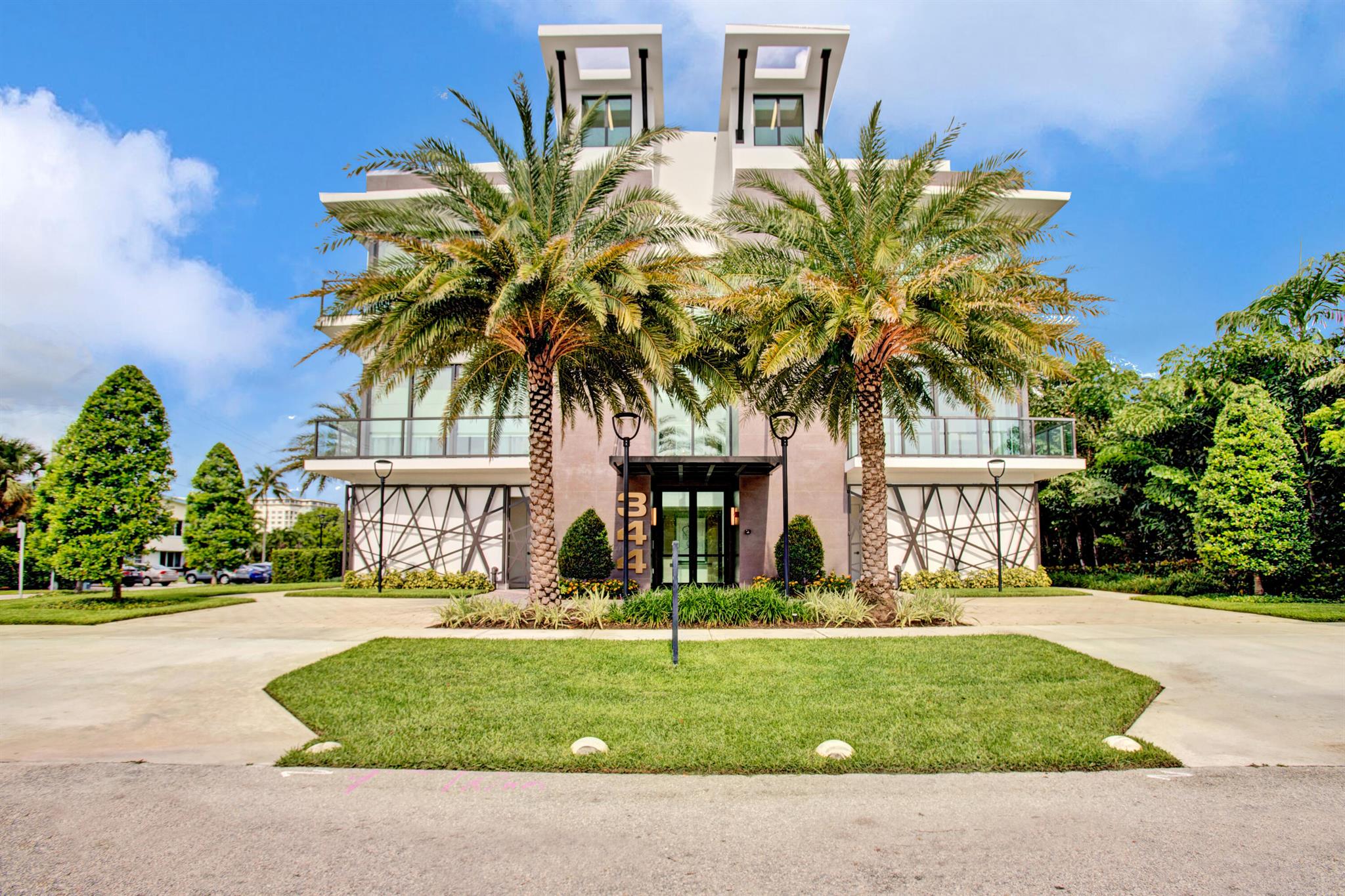 344 Venetian Drive 102