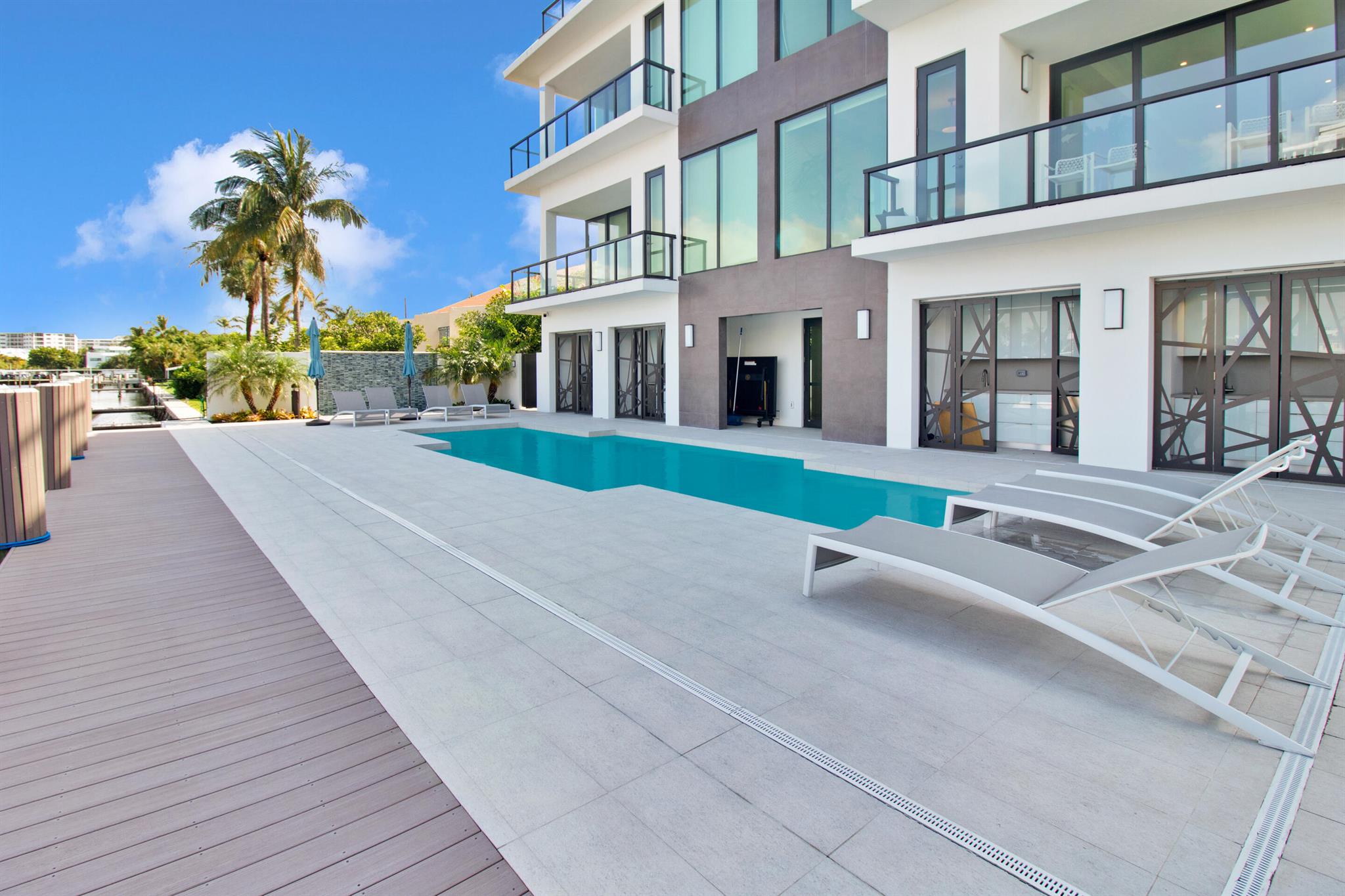 344 Venetian Drive 102
