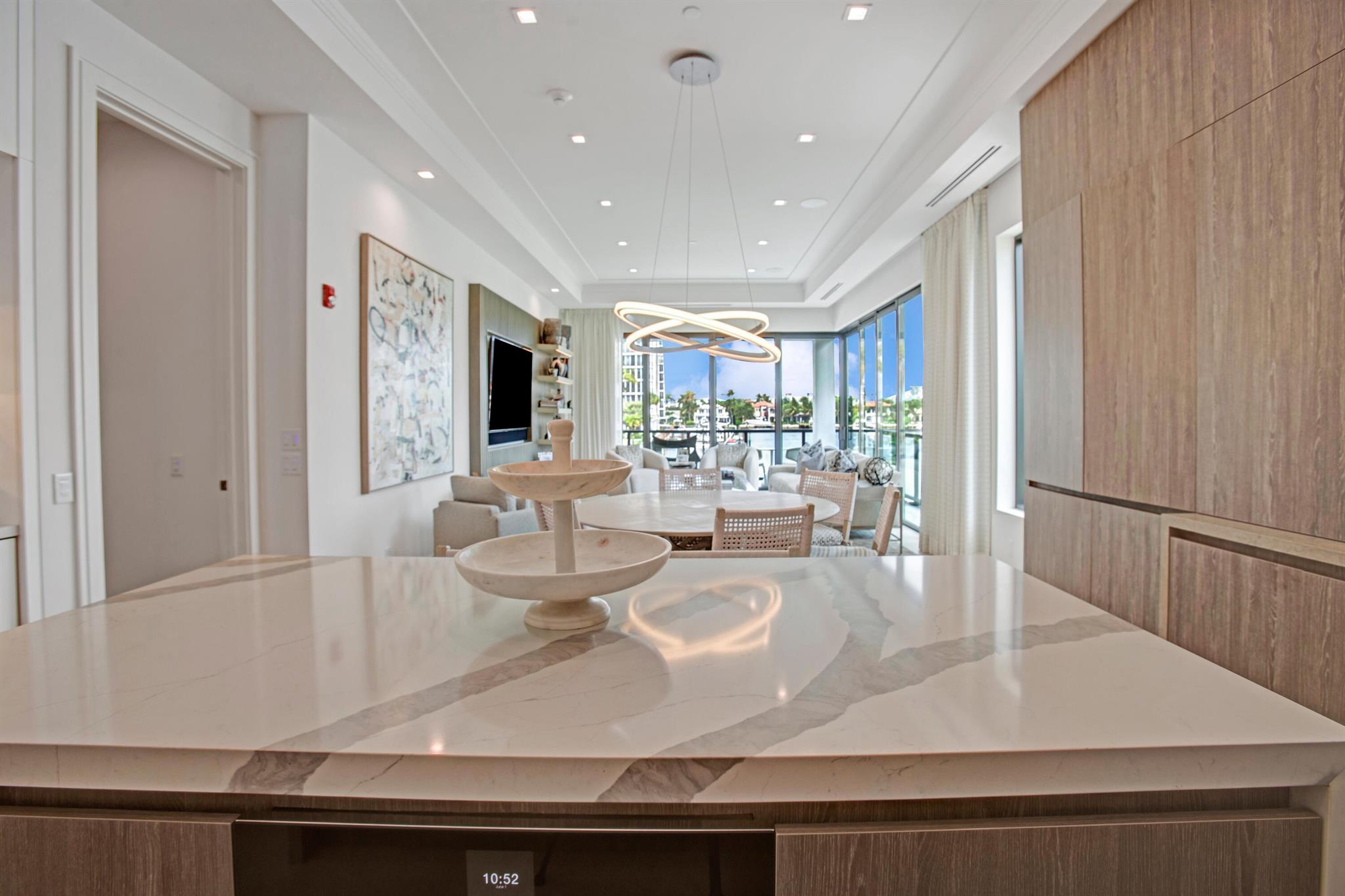 344 Venetian Drive 102