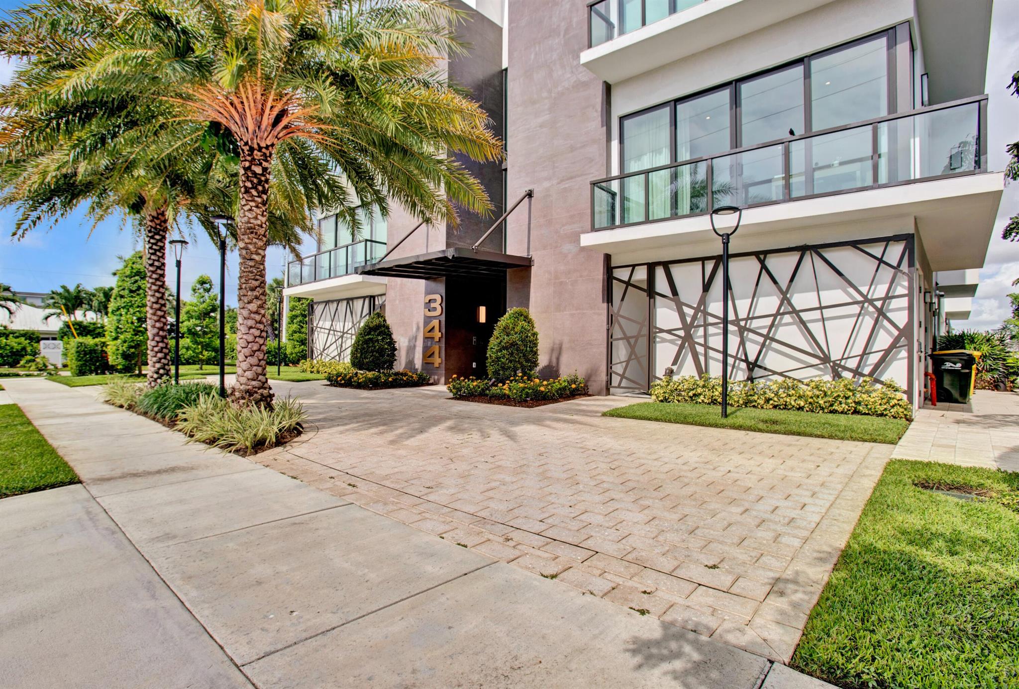 344 Venetian Drive 102