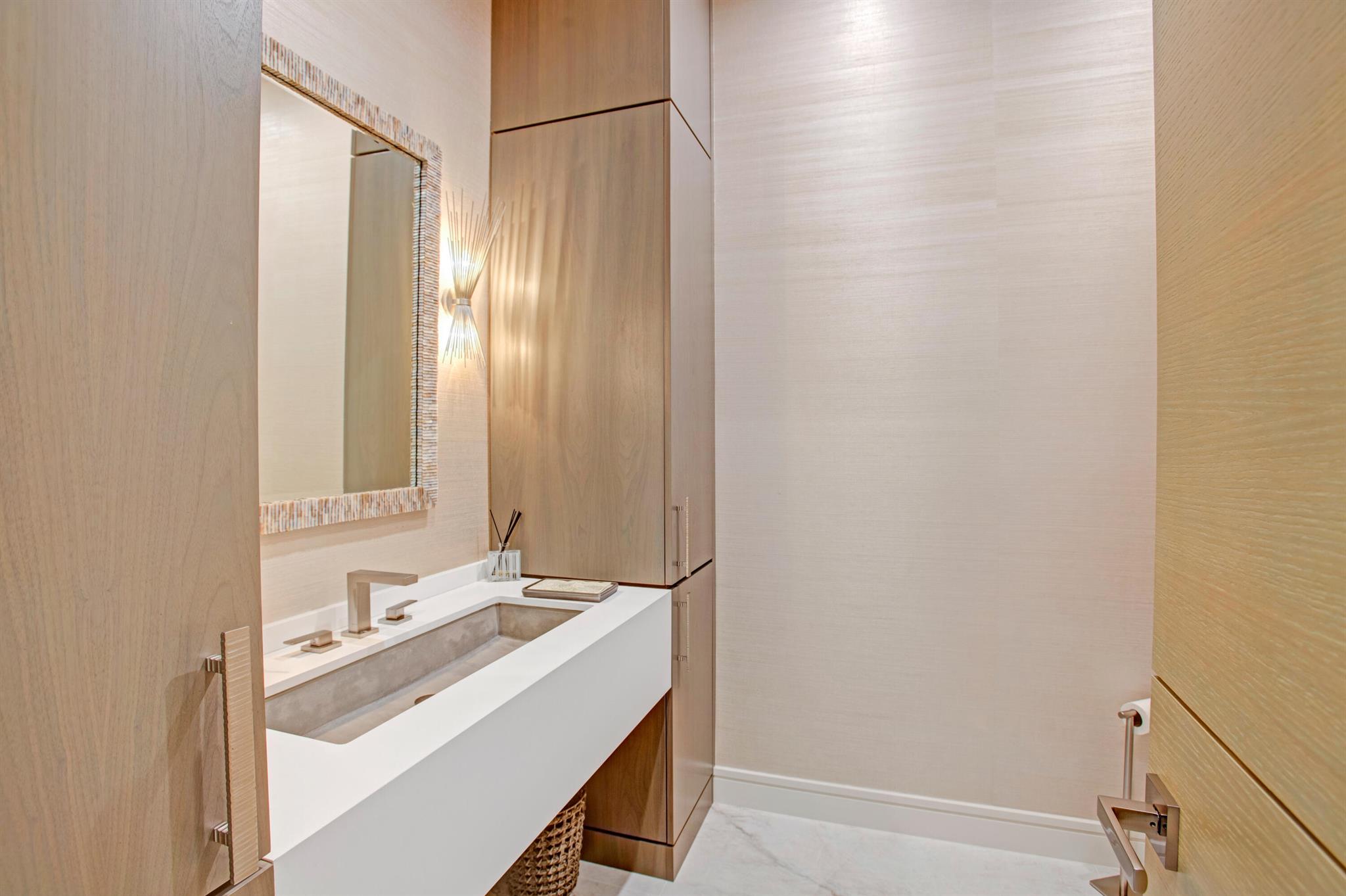 344 Venetian Drive 102