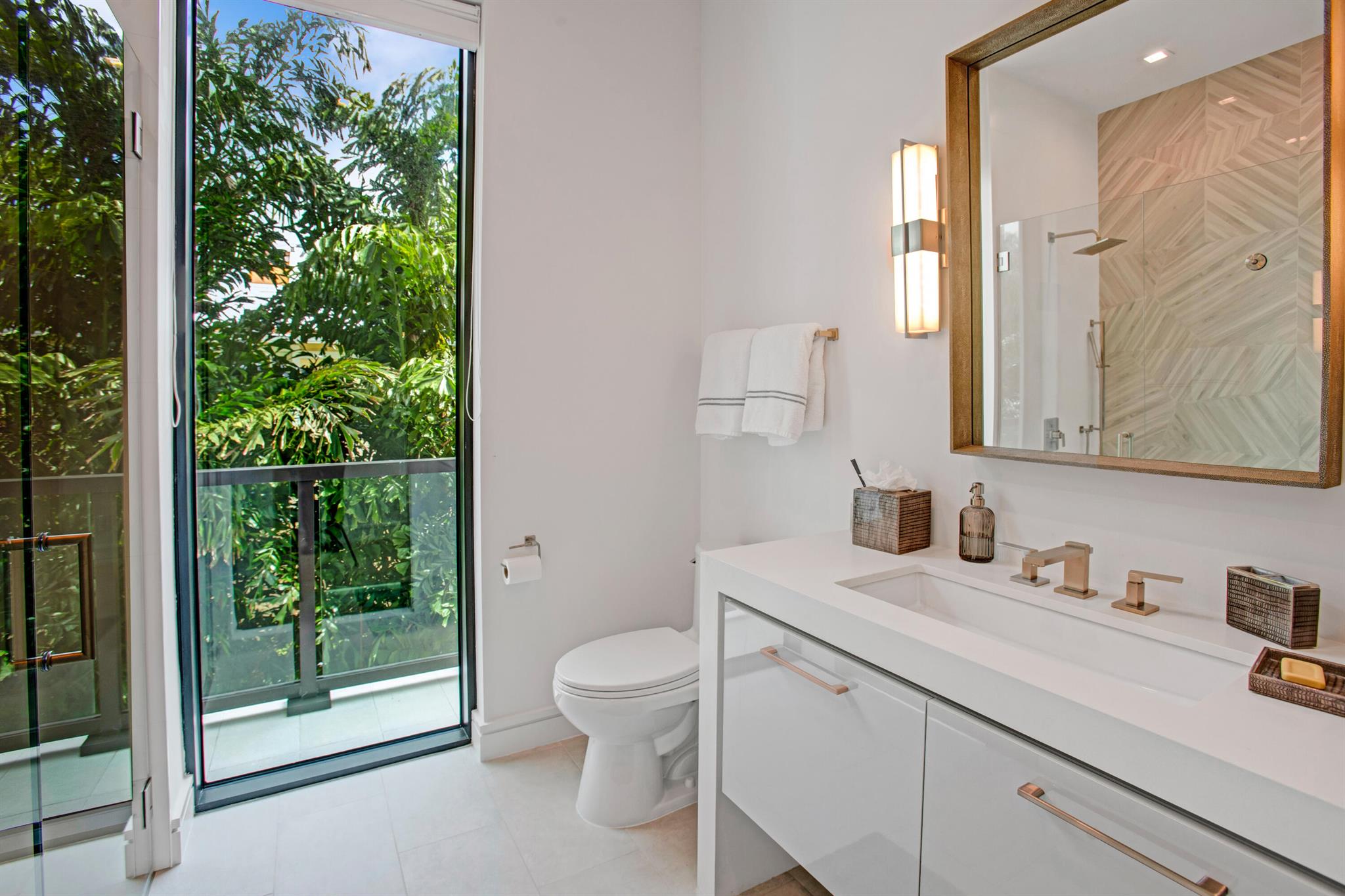 344 Venetian Drive 102