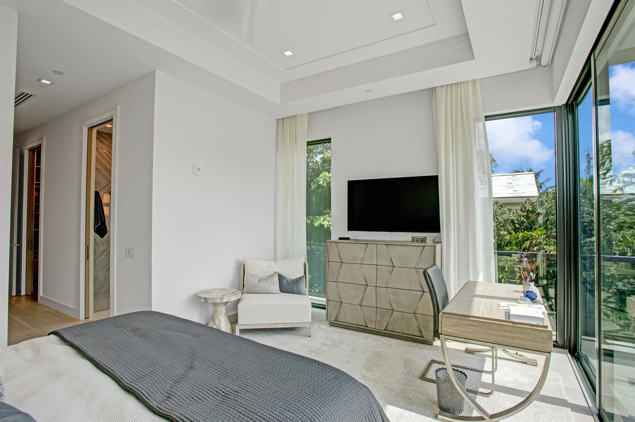 344 Venetian Drive 102
