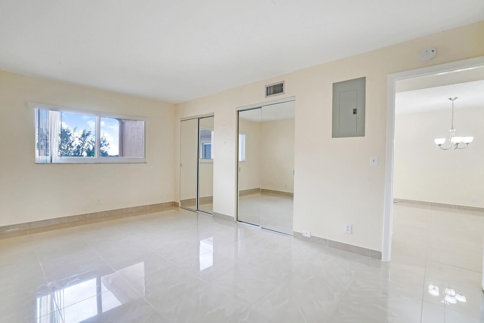 2520 NE 1st Court 405