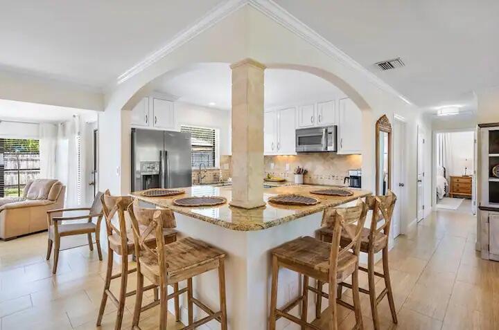 2171 NE 4th Way