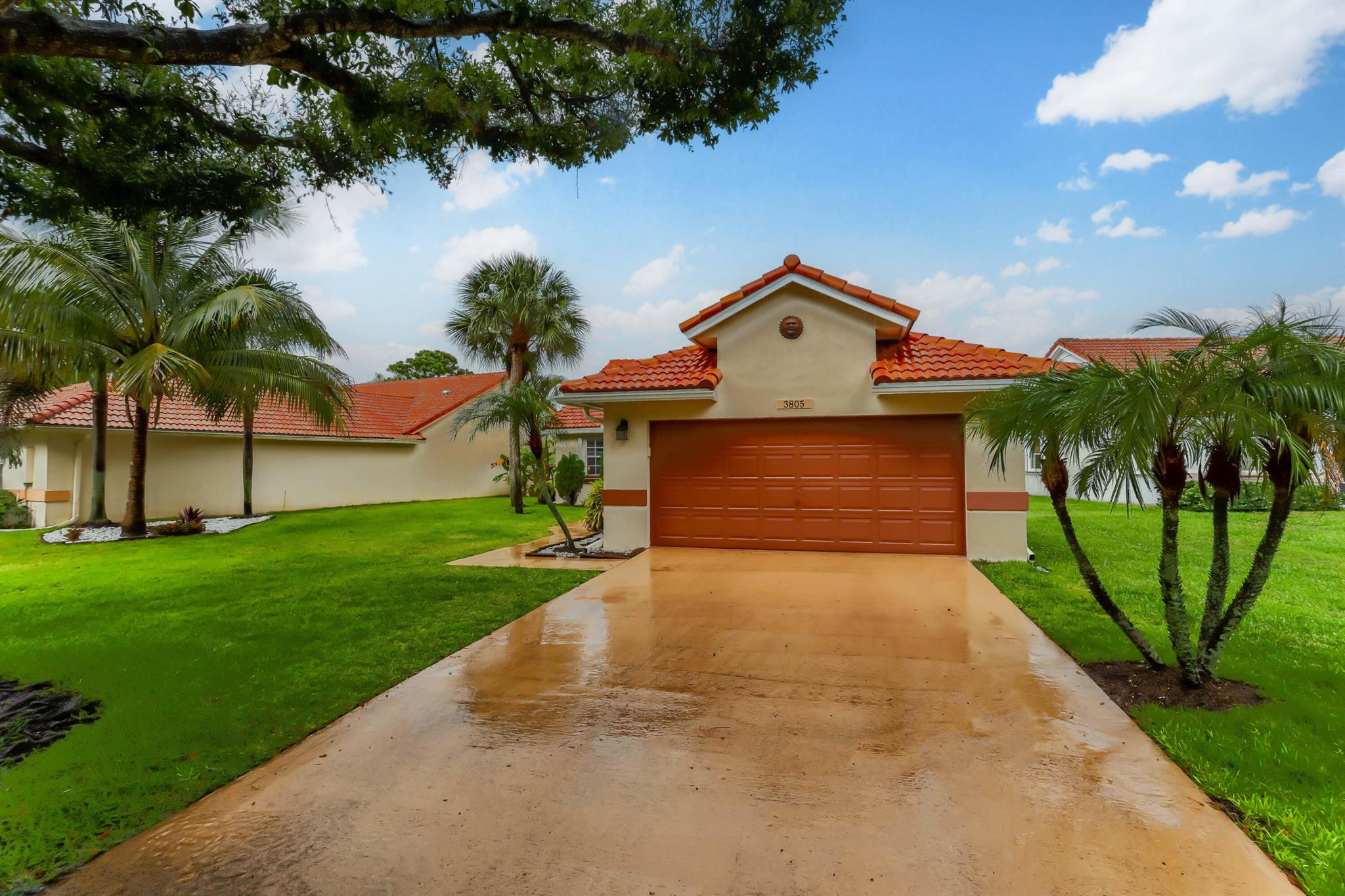 3805 Riverside Way