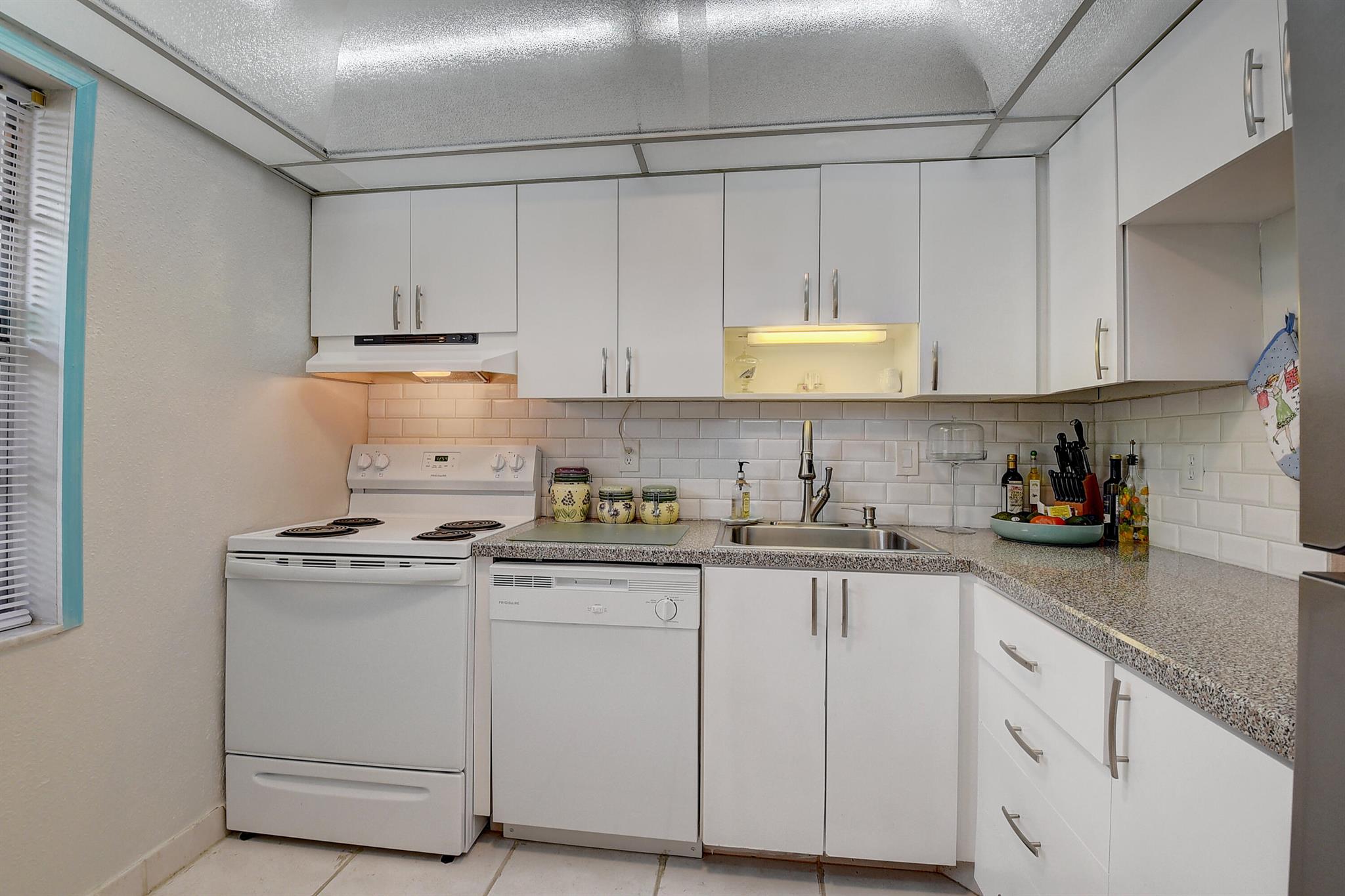 5 Abbey Lane 108
