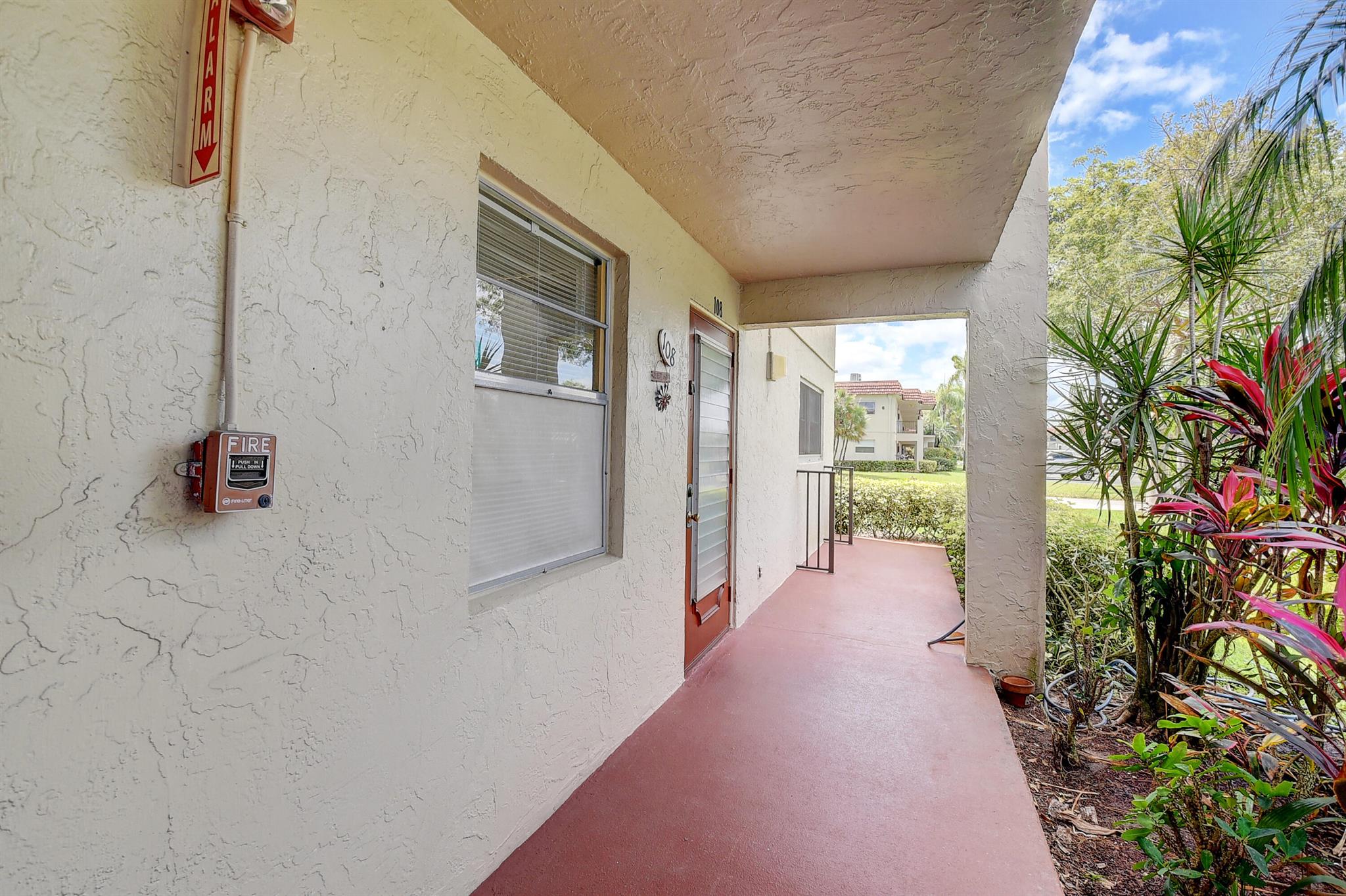 5 Abbey Lane 108