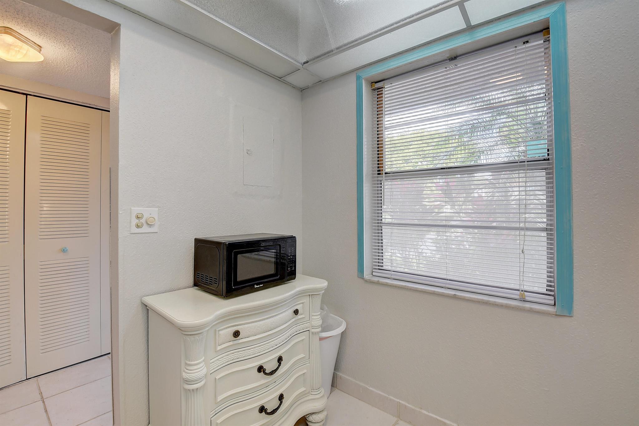 5 Abbey Lane 108