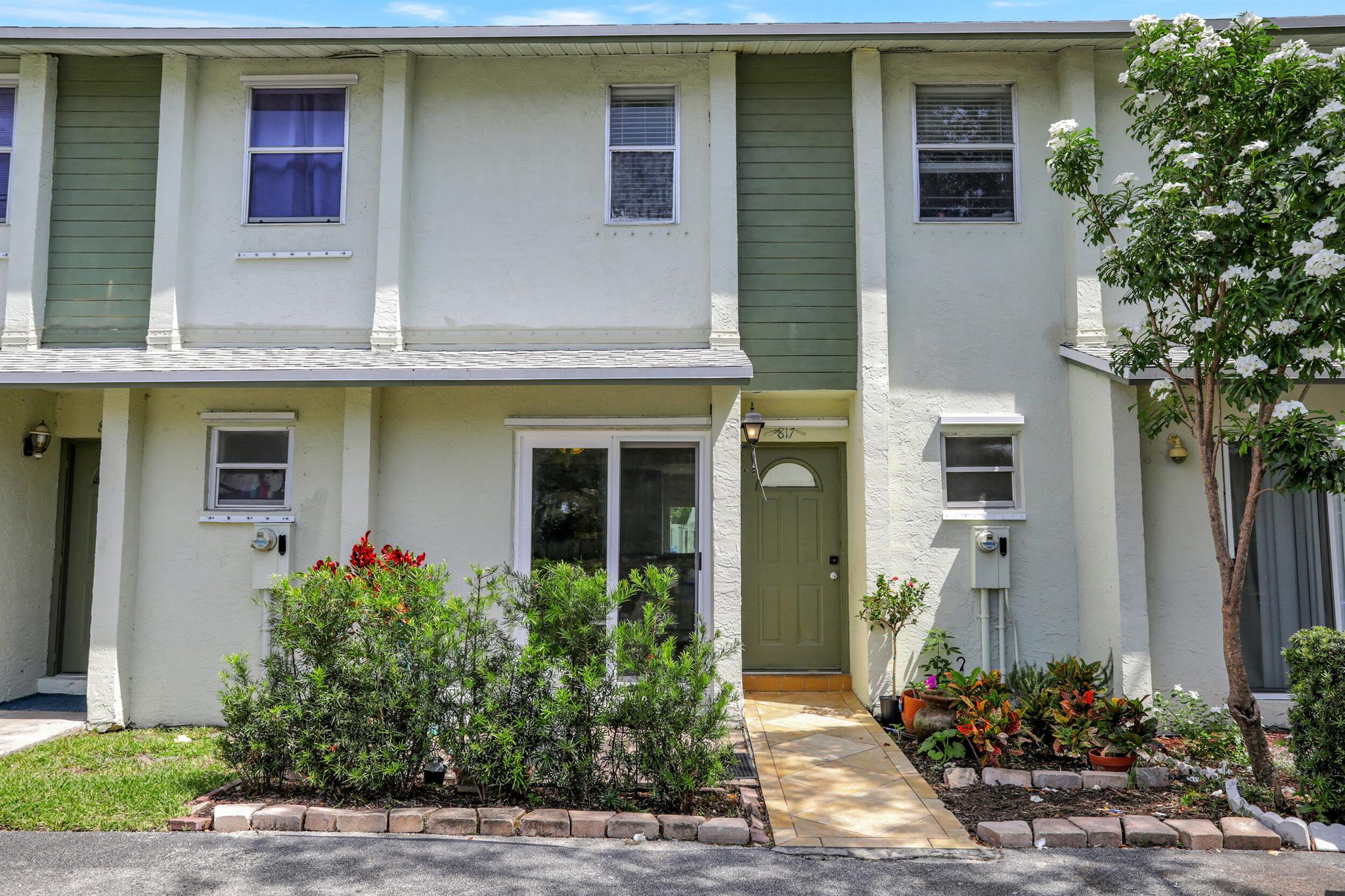 817 Crystal Lake Drive