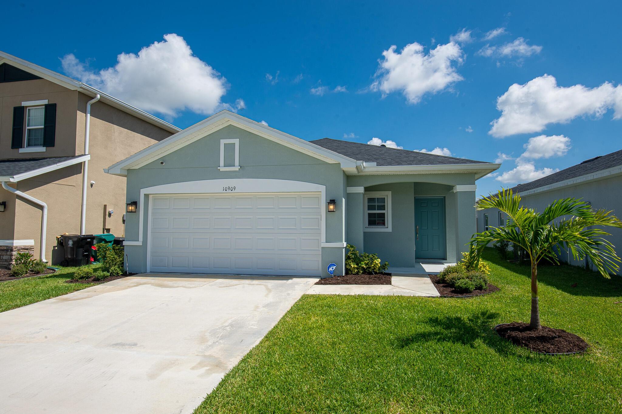 10909 SW Robbia Way