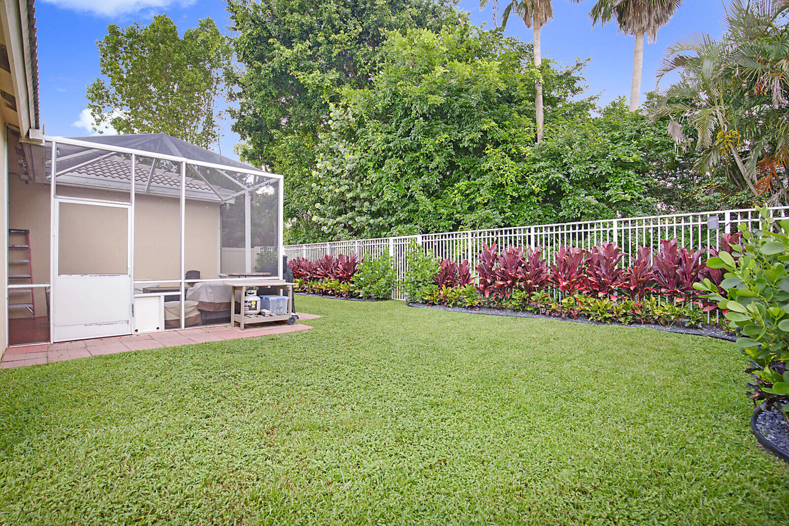 10709 Oak Bend Way