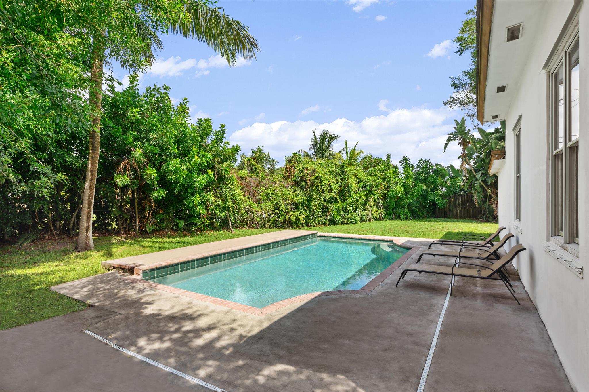 3127 Fernwood Drive