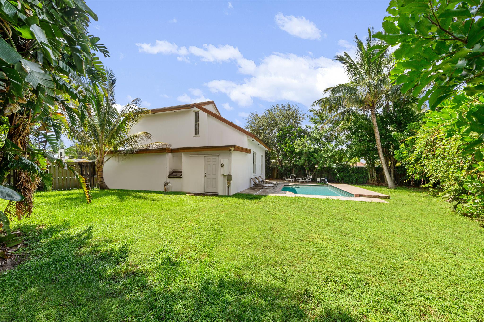 3127 Fernwood Drive