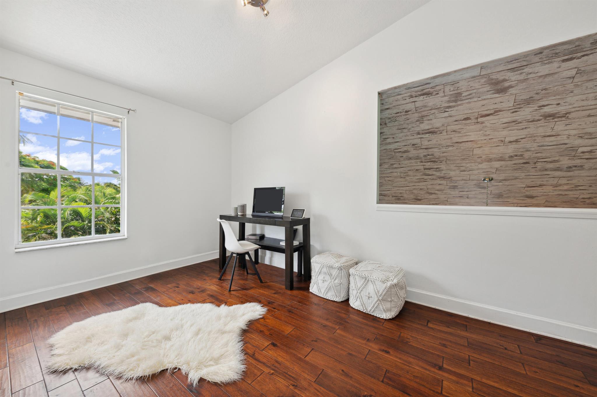 3127 Fernwood Drive
