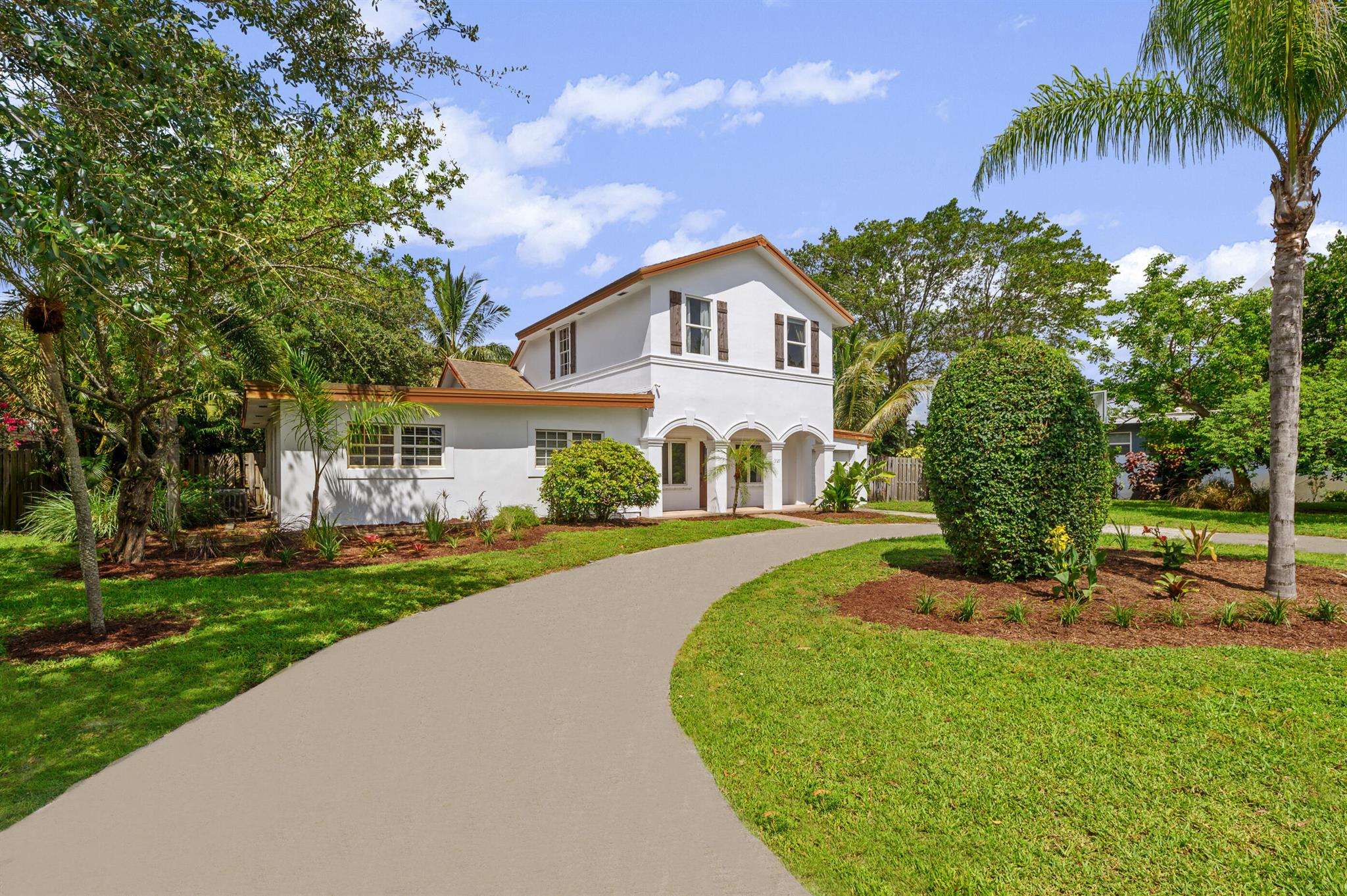 3127 Fernwood Drive