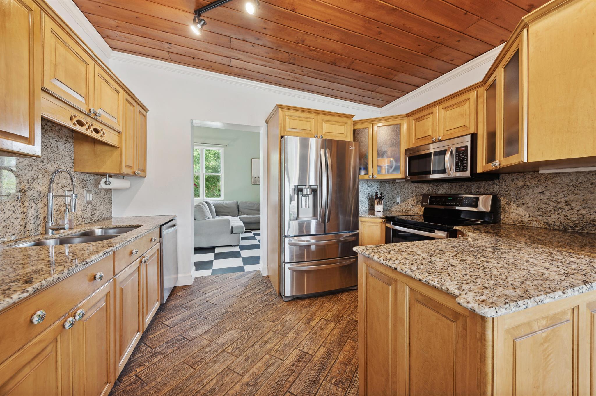 3127 Fernwood Drive