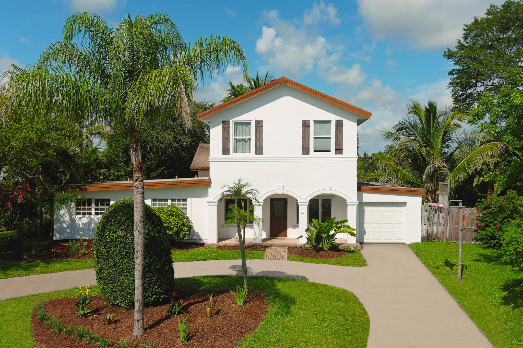 3127 Fernwood Drive