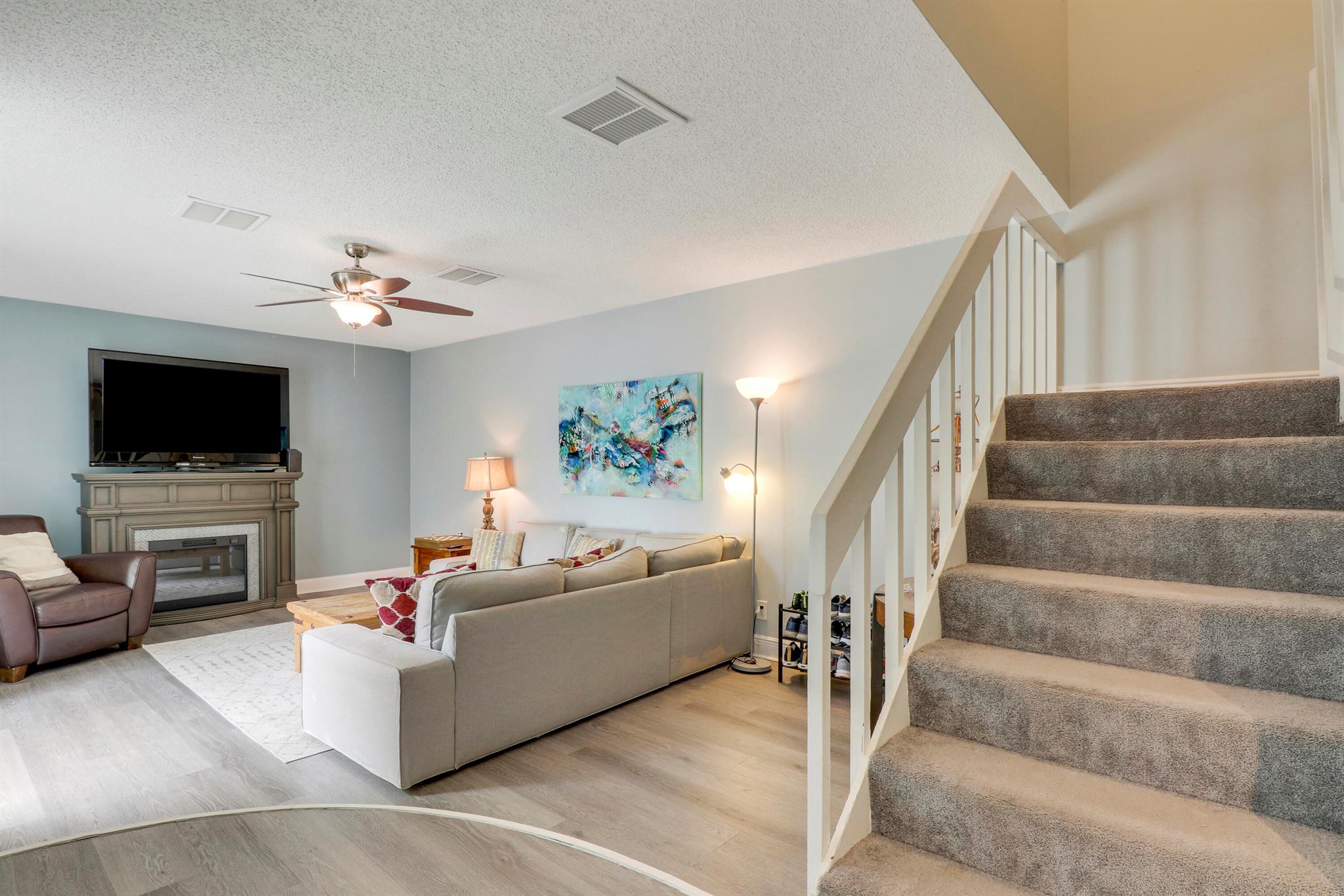 141 E Riverside Drive 9b