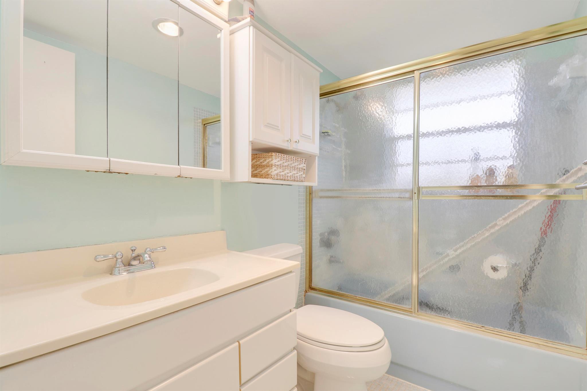 3 Abbey Lane Unit: 204