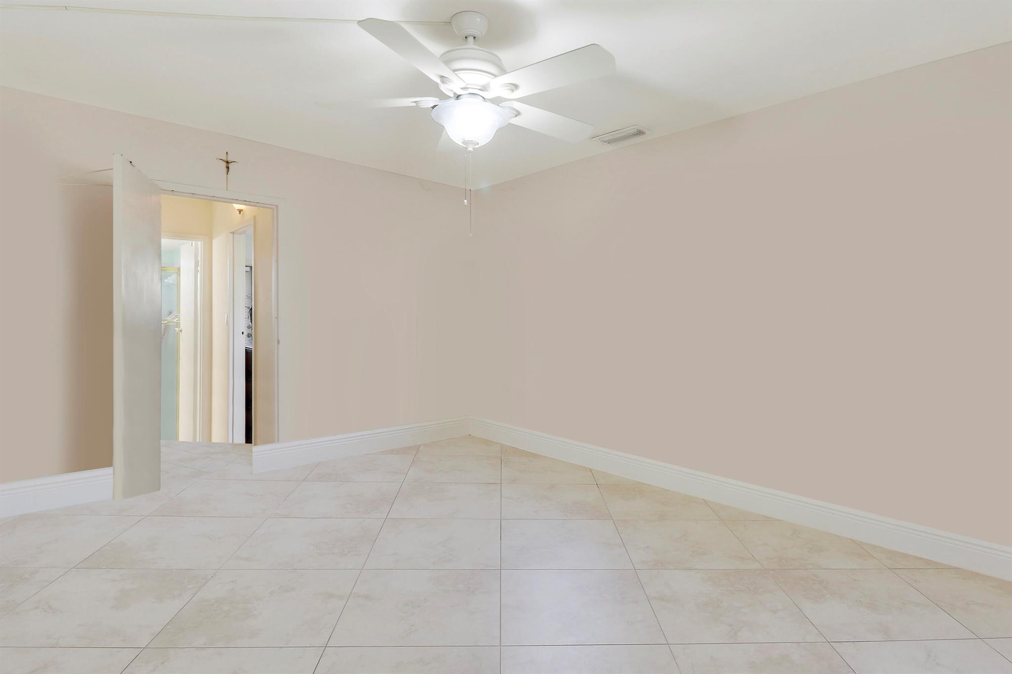3 Abbey Lane Unit: 204