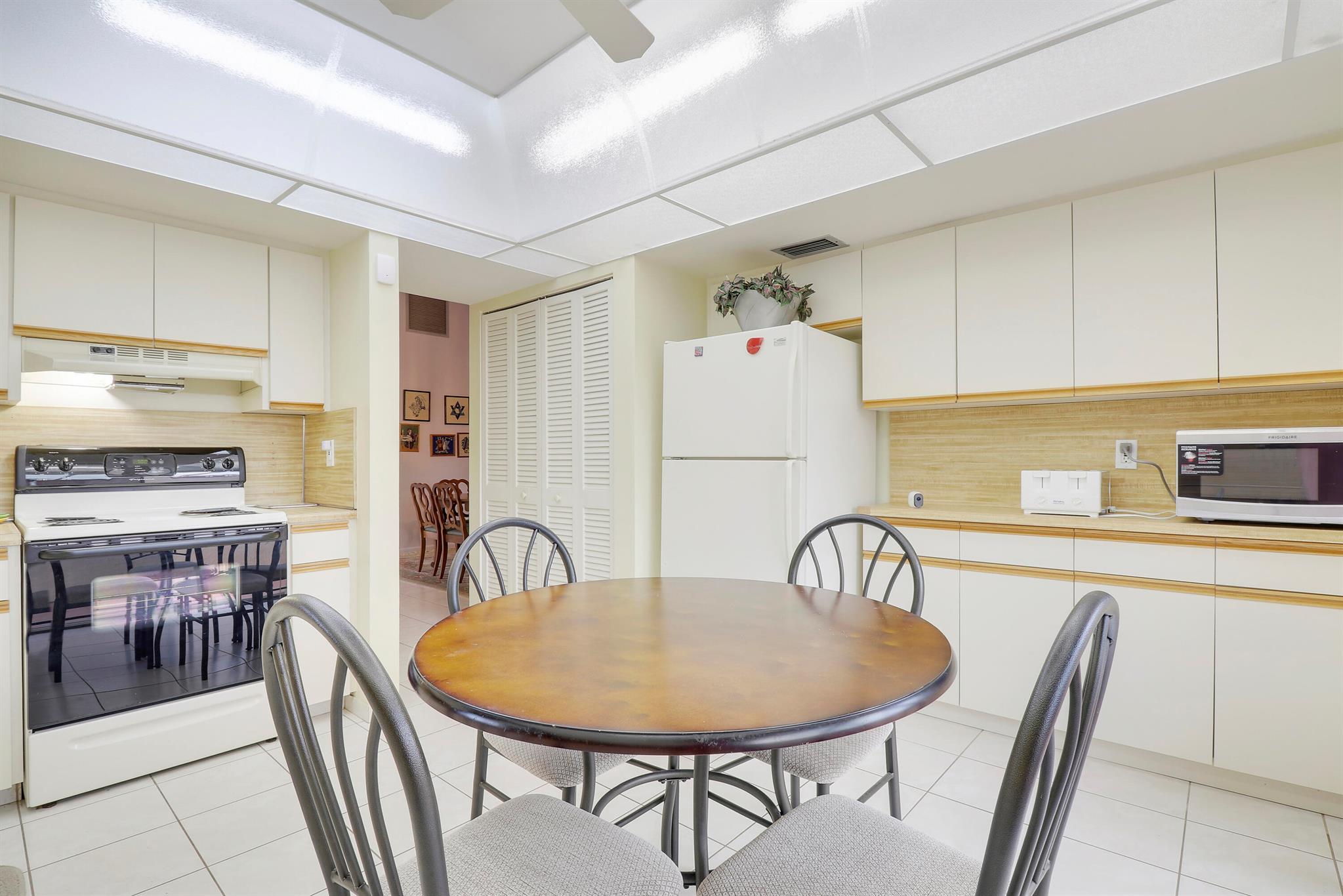 13759 Date Palm Court Unit: A