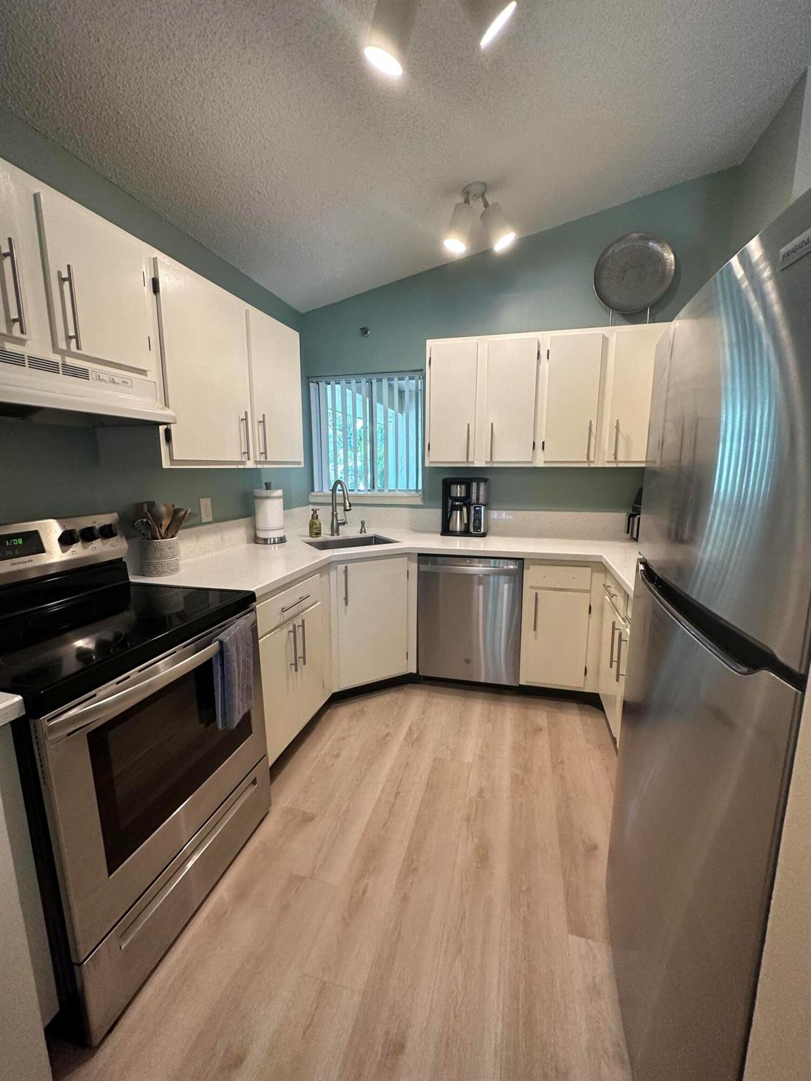 6500 Chasewood Drive E